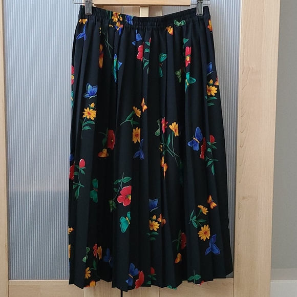 Vintage Midi Pleated Skirt - Picture 5 of 5